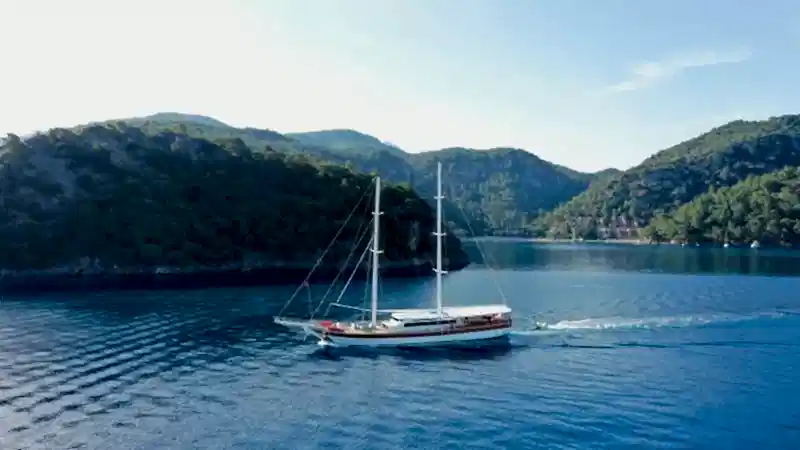 Luxury Yacht Charter